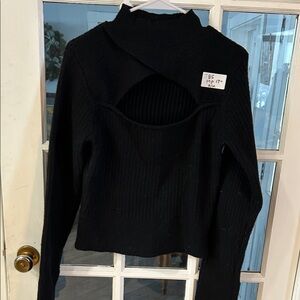 J85     Black Women's Sweater